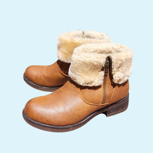 Kadi Maya brown synthetic leather booties Size 9